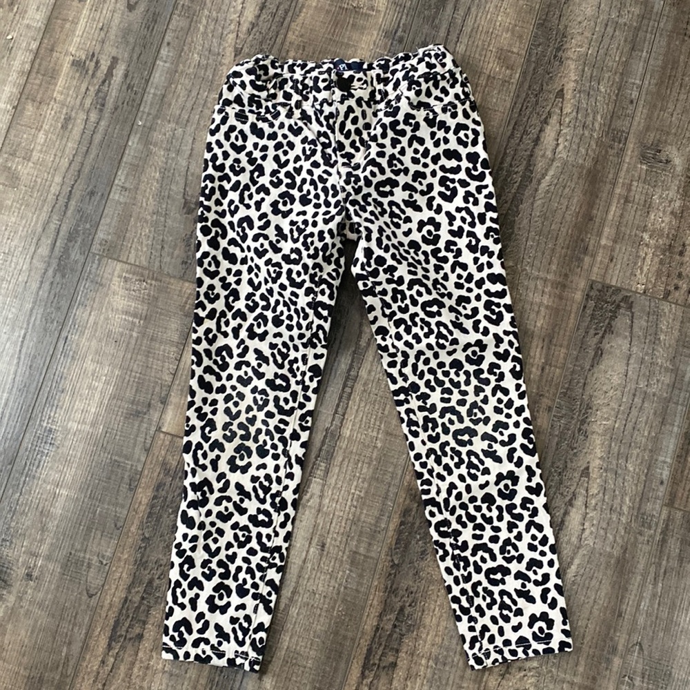 Children’s Place pants. Size 6. Black and white cheetah print.